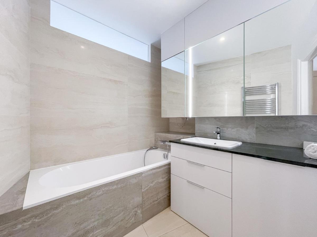 Elysian Apartment Bratislava Exterior photo